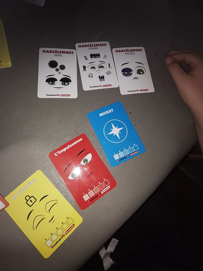 EMOTICARTES : un jeu de cartes pour jouer avec les émotions (dès 6 ans)