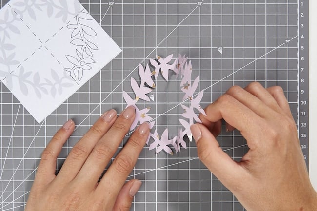 Tuto décoration de Noël : Mini couronnes en papier - MaFamilleZen