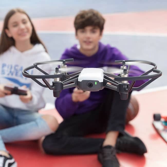 Drones de loisir : bien réfléchir avant d'offrir - MaFamilleZen